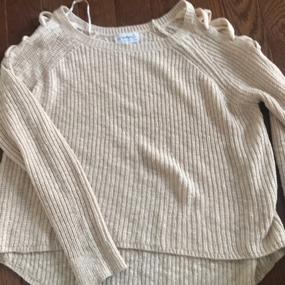 Beautiful sweater with open shoulder type